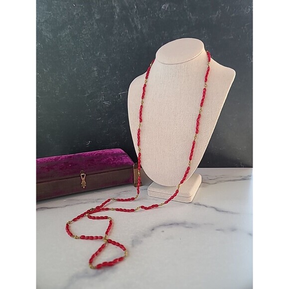 Red Glass And Gold Tone Metal Beaded Necklace, Vintage - Picture 2 of 10
